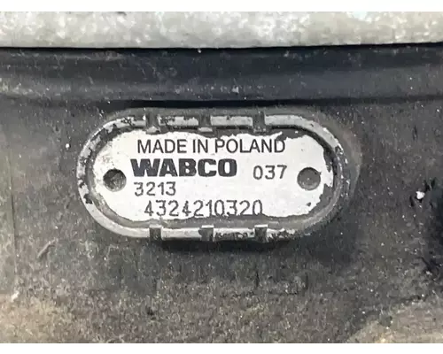 Volvo VNL Air Drier