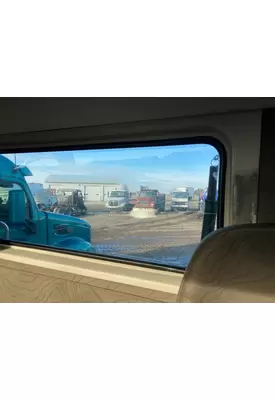 Volvo VNL Back Glass