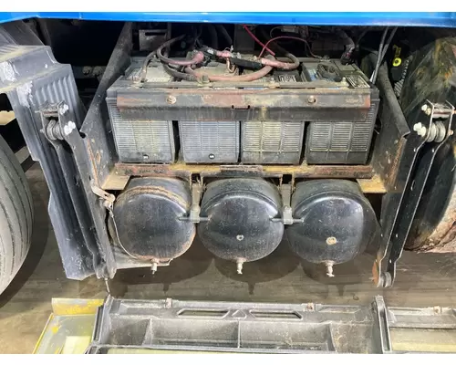 Volvo VNL Battery Box