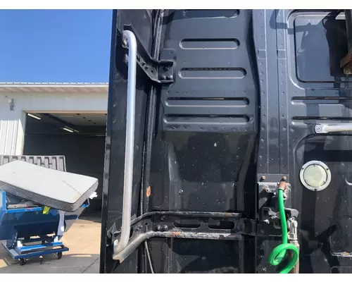 Volvo VNL Body, Misc. Parts