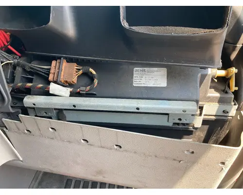 Volvo VNL Body, Misc. Parts