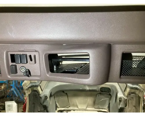 Volvo VNL Body, Misc. Parts