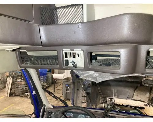 Volvo VNL Body, Misc. Parts