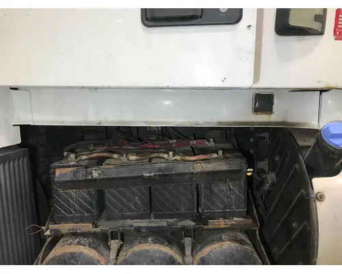 Volvo VNL Body, Misc. Parts