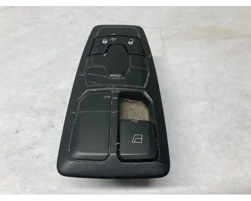 Volvo VNL Body, Misc. Parts
