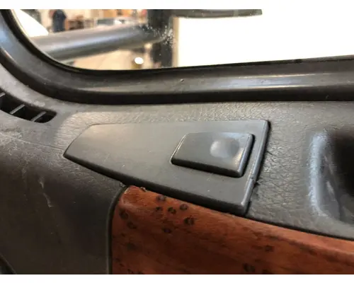 Volvo VNL Body, Misc. Parts