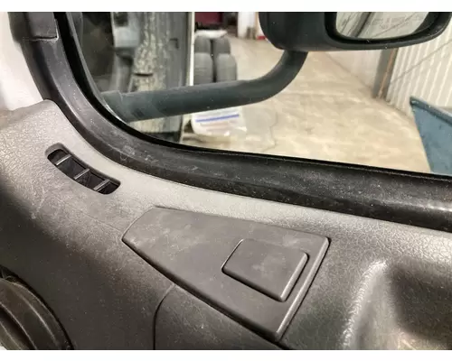 Volvo VNL Body, Misc. Parts