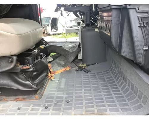 Volvo VNL Body, Misc. Parts