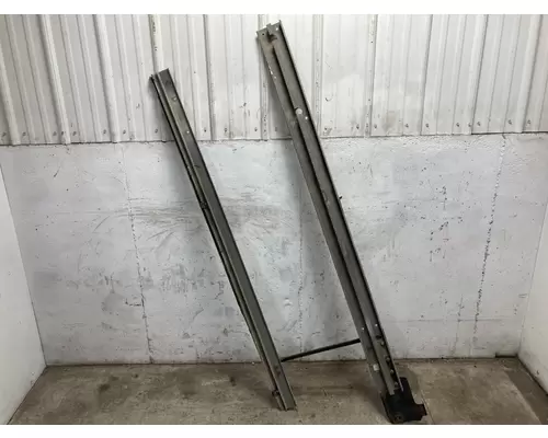 Volvo VNL Bracket, Chassis Fairing