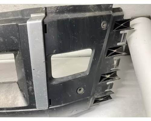 Volvo VNL Bumper Assembly, Front