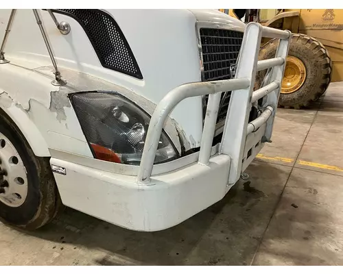 Volvo VNL Bumper Assembly, Front