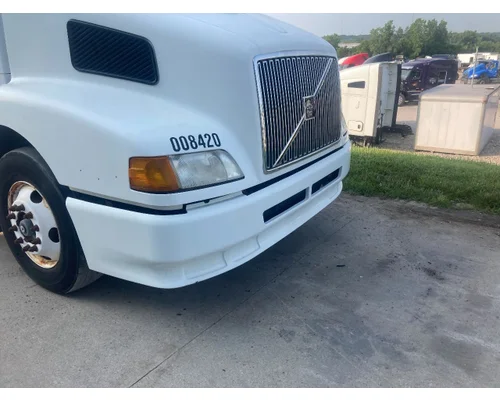 Volvo VNL Bumper Assembly, Front
