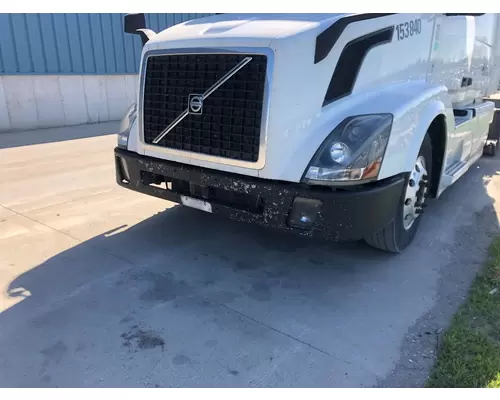 Volvo VNL Bumper Assembly, Front