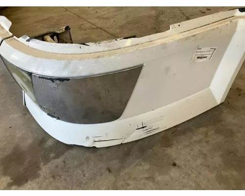 Volvo VNL Bumper Assembly, Front