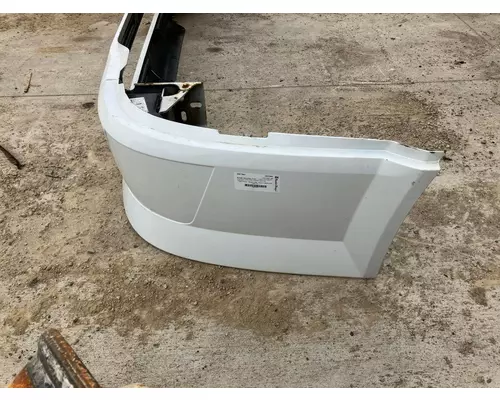 Volvo VNL Bumper Assembly, Front