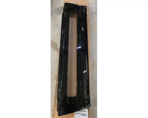 Volvo VNL Bumper Assembly, Front