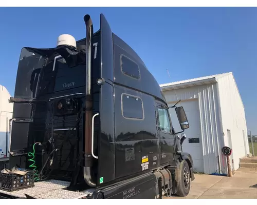 Volvo VNL Cab Assembly