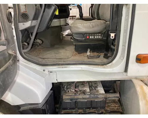 Volvo VNL Cab Assembly
