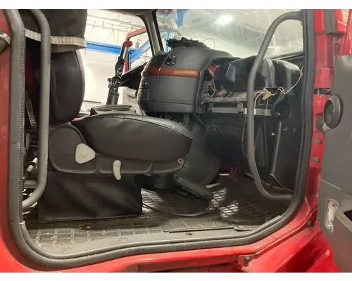 Volvo VNL Cab Assembly