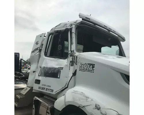 Volvo VNL Cab Assembly