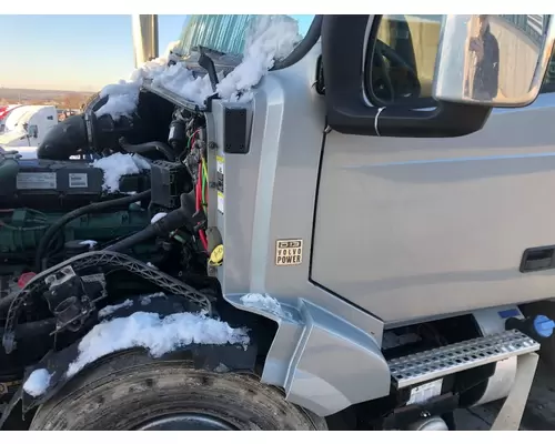 Volvo VNL Cab Assembly