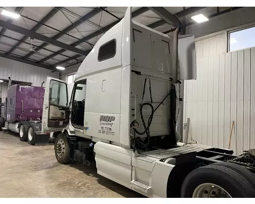 Volvo VNL Cab Assembly