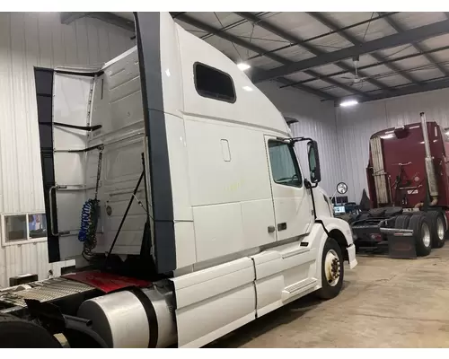 Volvo VNL Cab Assembly