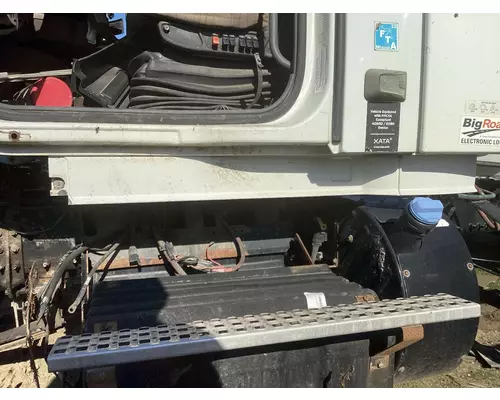 Volvo VNL Cab Assembly