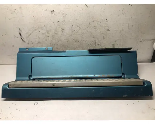 Volvo VNL Cab Exterior Panel