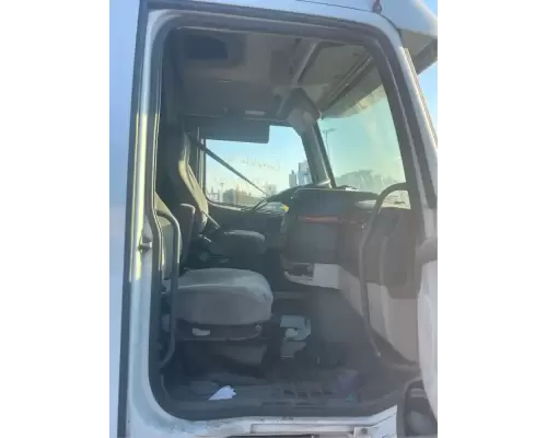 Volvo VNL Cab