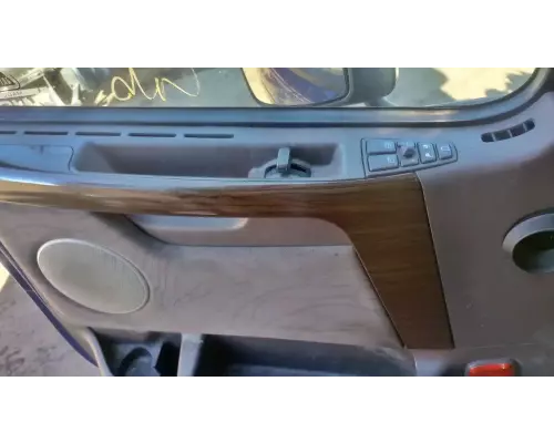 Volvo VNL Cab