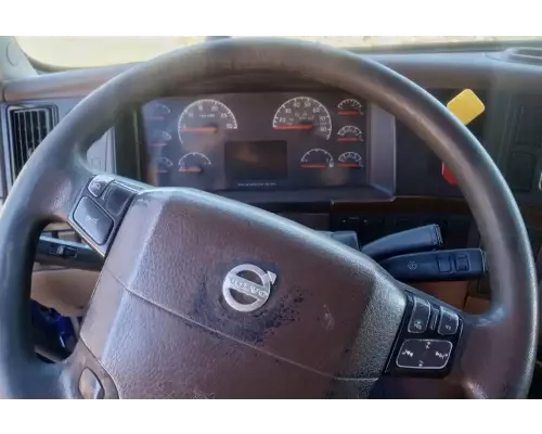 Volvo VNL Cab