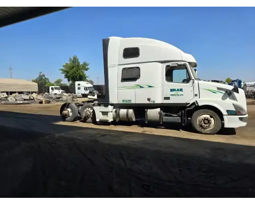 Volvo VNL Cab