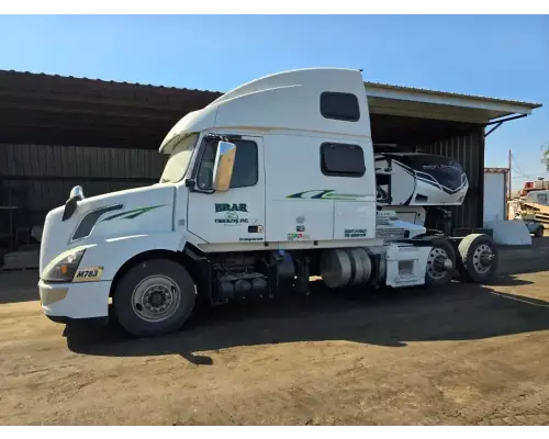 Volvo VNL Cab