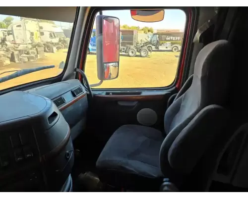 Volvo VNL Cab