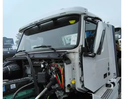 Volvo VNL Cab