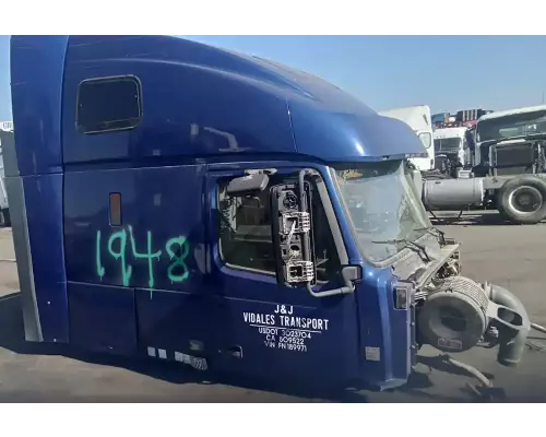 Volvo VNL Cab