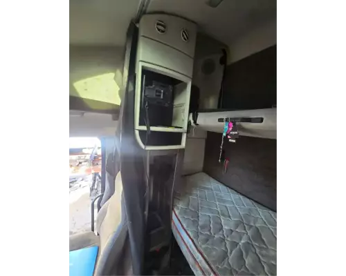 Volvo VNL Cab