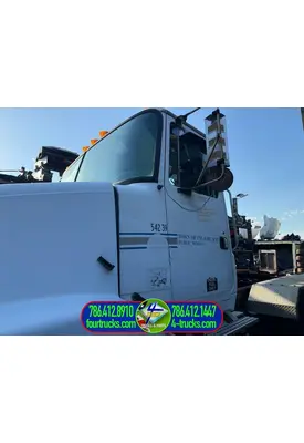 Volvo VNL Cab