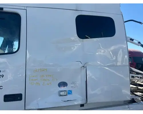 Volvo VNL Cab