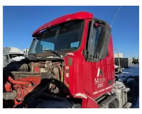 Volvo VNL Cab