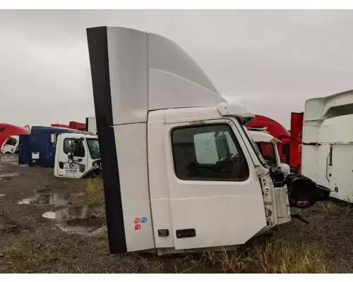 Volvo VNL Cab