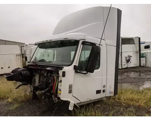 Volvo VNL Cab