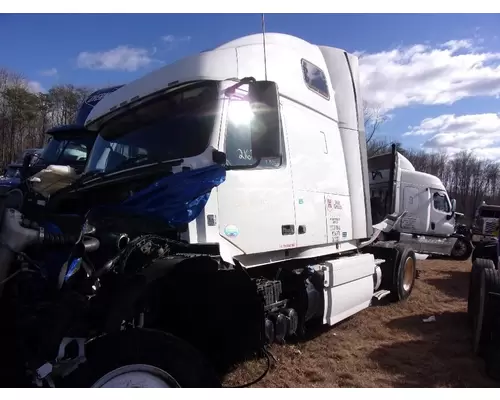 Volvo VNL Cab