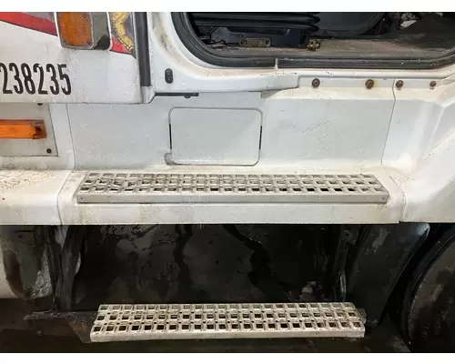 Volvo VNL Chassis Fairing