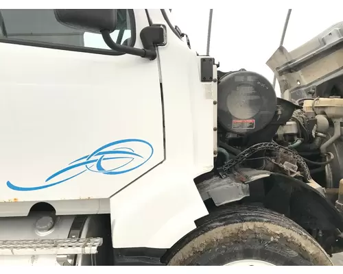 Volvo VNL Cowl