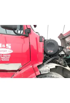Volvo VNL Cowl