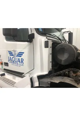 Volvo VNL Cowl