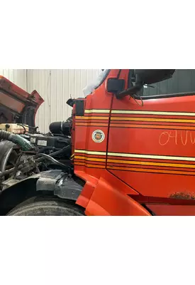 Volvo VNL Cowl