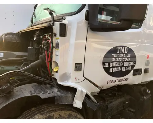 Volvo VNL Cowl
